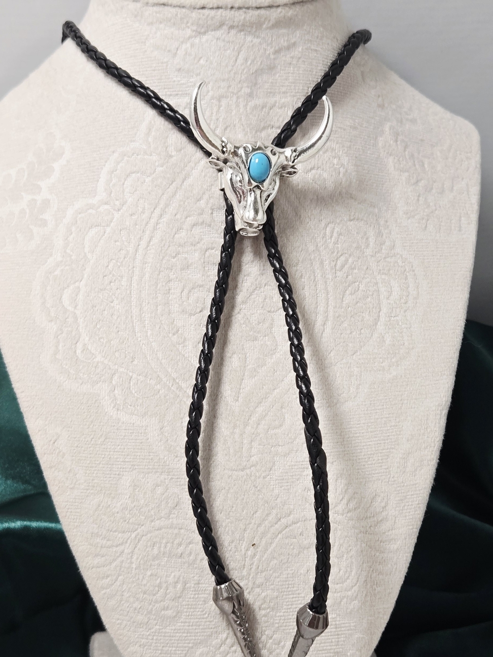 Western Bull Skull Bolo Tie Necklace Turquoise Gothic Cowboy Jewelry Unisex - Picture 2 of 6